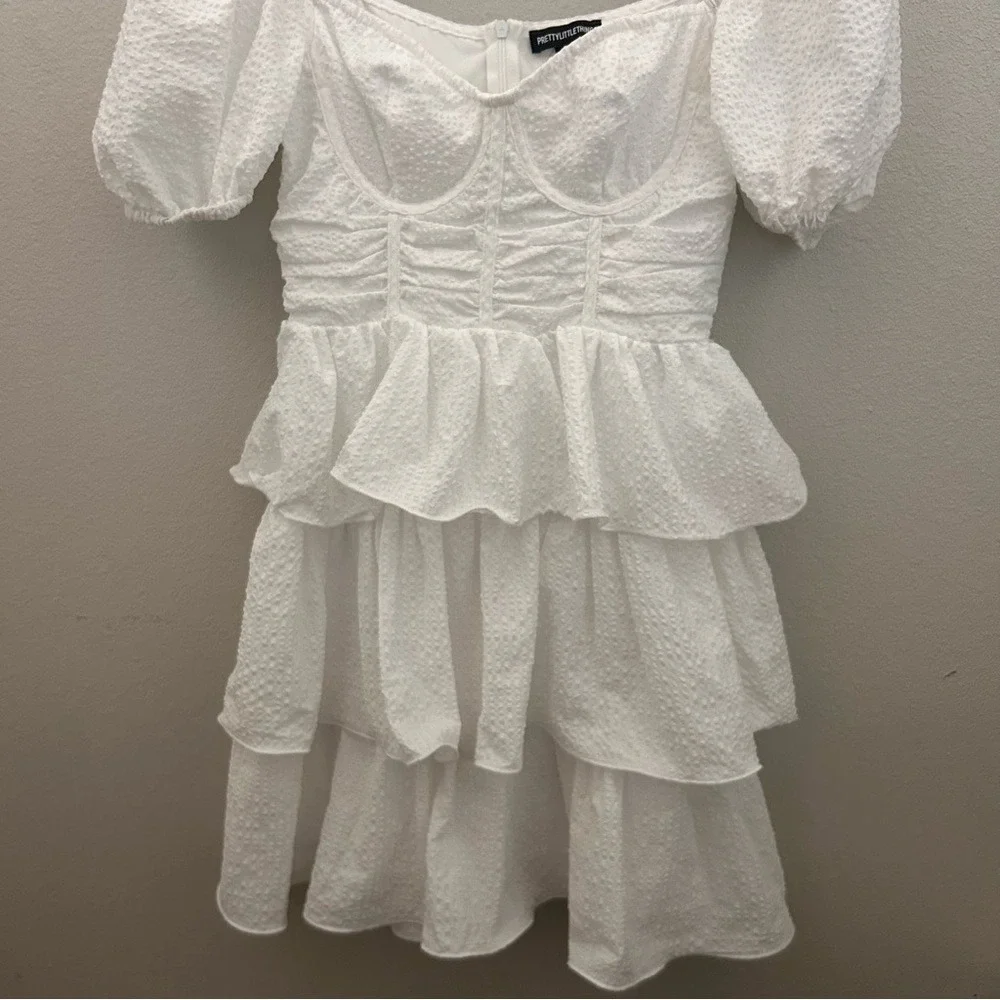 PrettyLittleThing Mini Dress Size 4‎ White Tiered Ruffle Puff Sleeve Corset